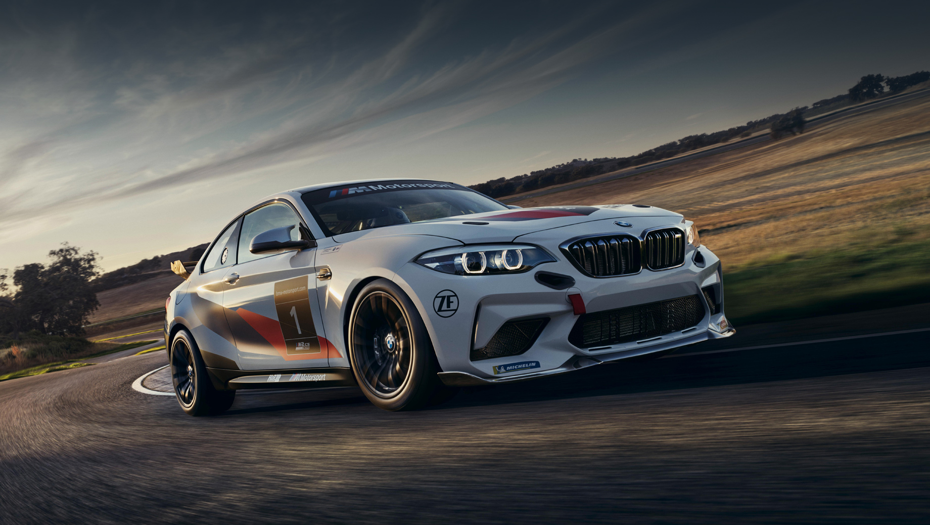 Купе BMW M2 CS Racing раскрыло несколько новых деталей