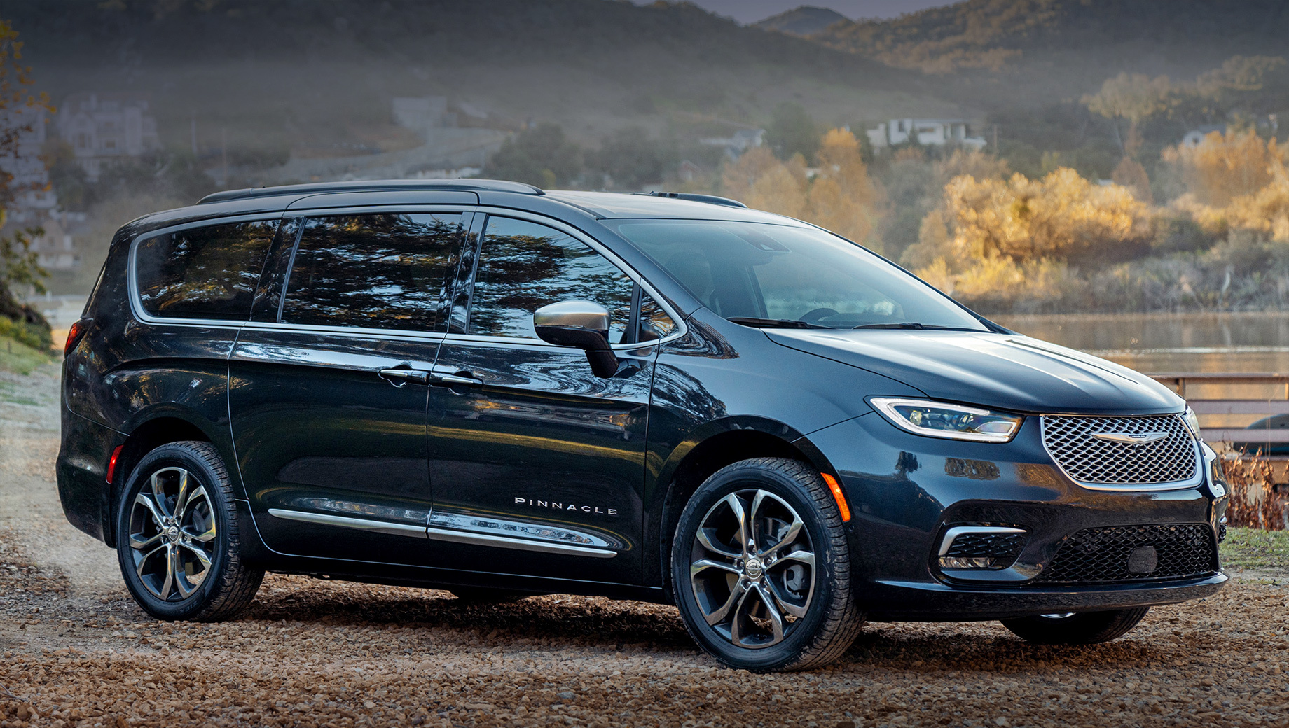 Улучшенный минивэн Chrysler Pacifica получил полный привод