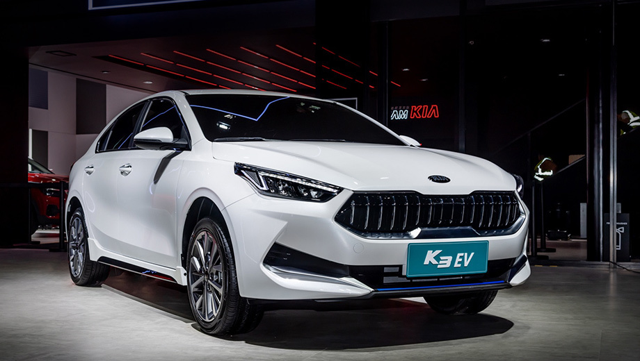 Китайский седан Kia K3 летом станет электрическим