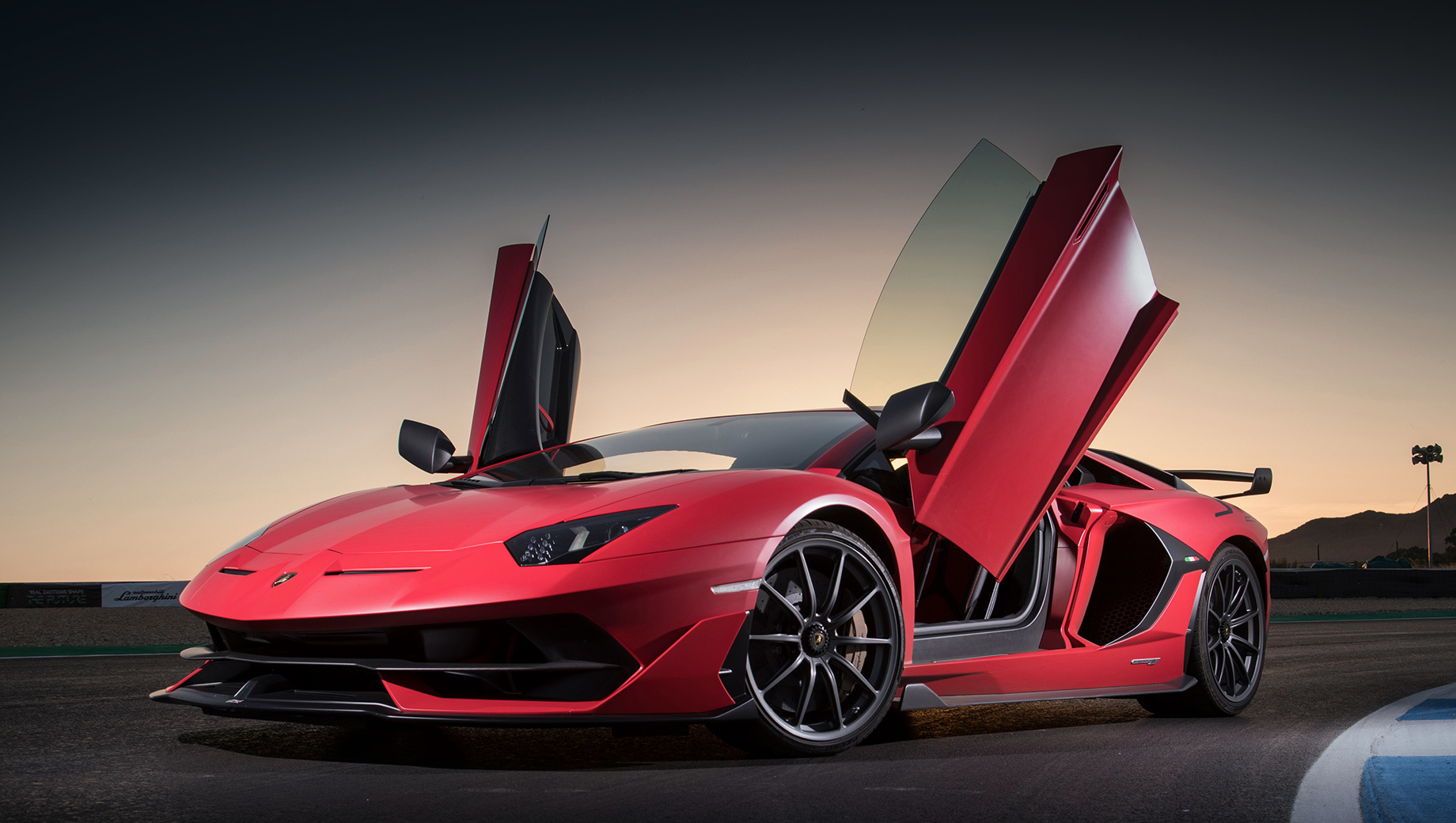 Дополнено: Lamborghini Aventador SVJ отозван из-за механизма дверей