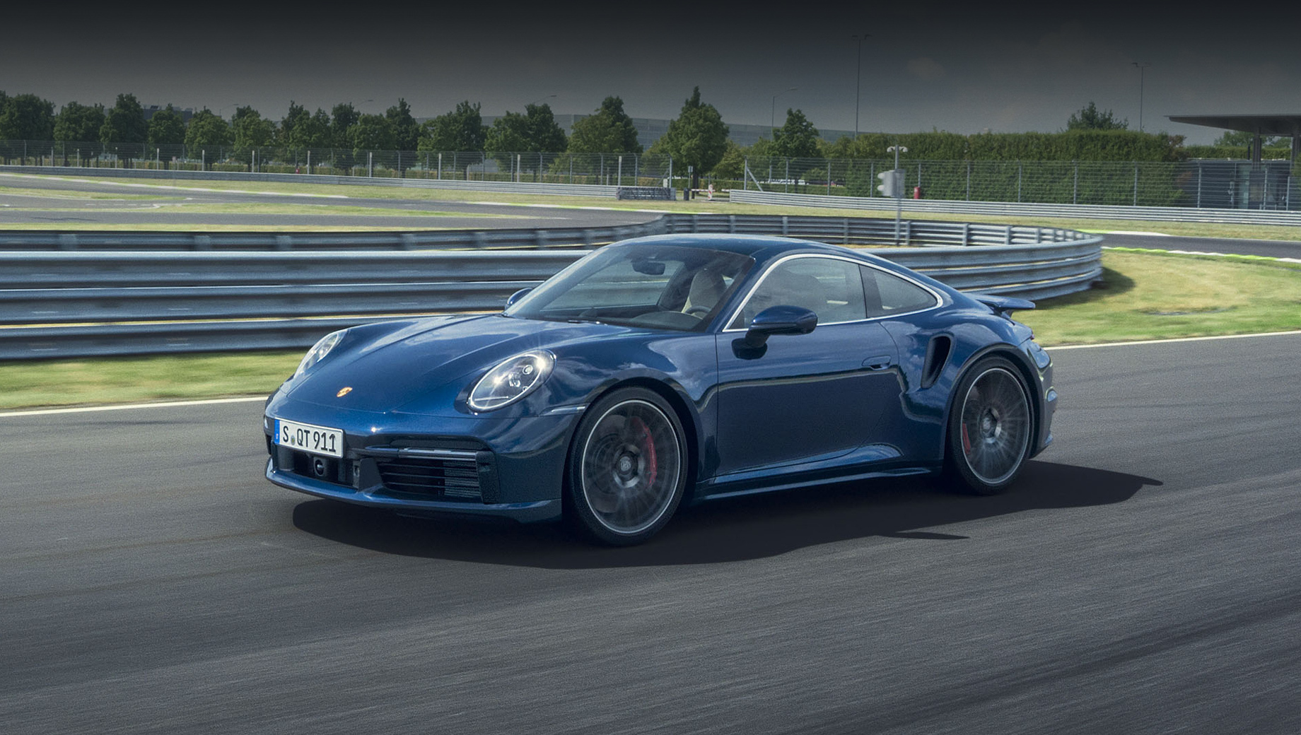 Porsche 911 Turbo вплотную приближен к 911 Turbo S