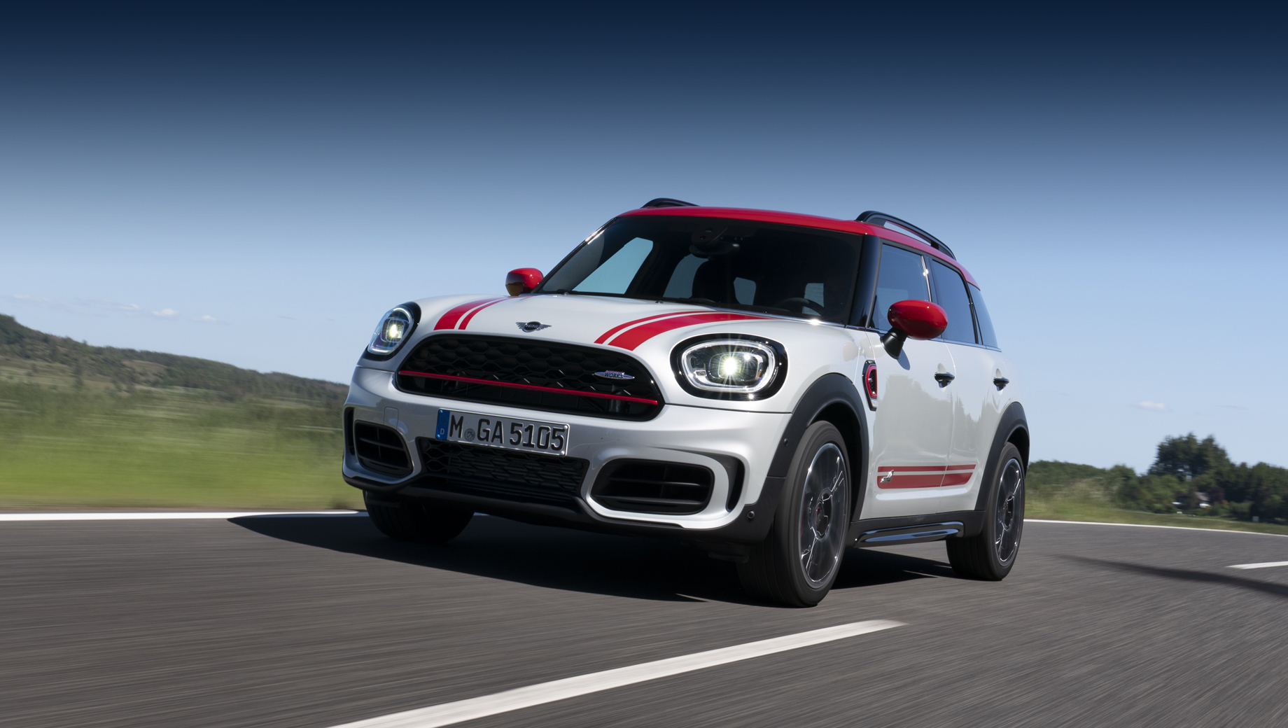 Mini Countryman JCW обновлён снаружи и обогащён внутри