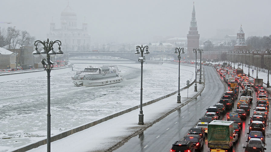 К вечеру пятницы в Москве снова ожидаются девятибалльные пробки