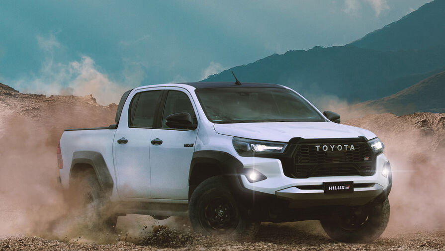 В России появились в продаже новые пикапы Toyota Hilux