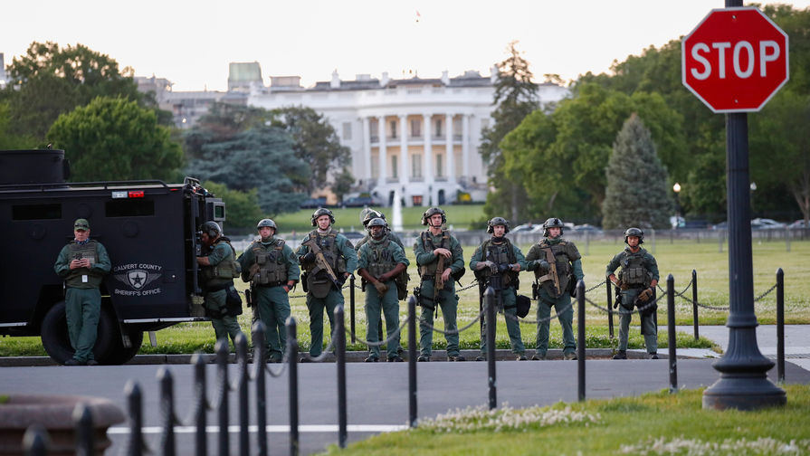 Трамп приказал военным пролететь над Вашингтоном для 'демонстрации силы' в ходе протестов