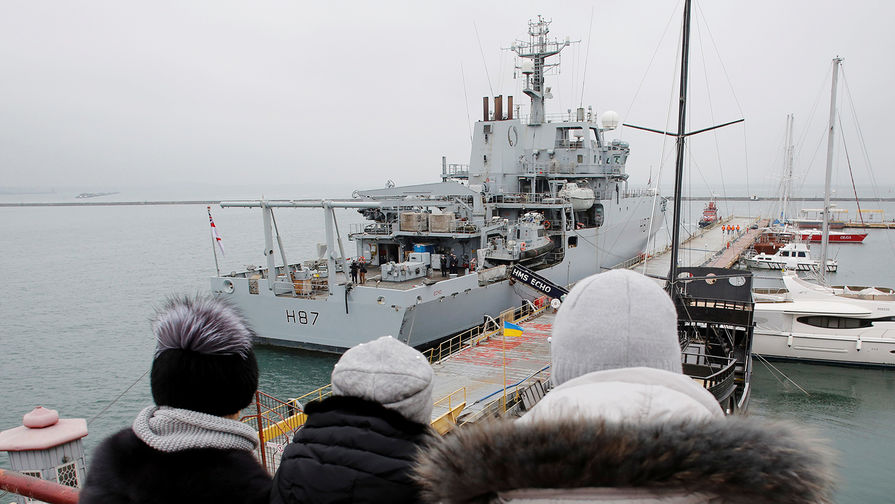 В Средиземное море зашел еще один британский корабль