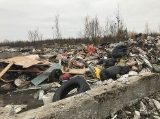 В Югре местные жители не пропустили на свалку пять мусоровозов