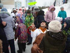 Жителям Приморья на праздновании Масленицы показали гей-порно