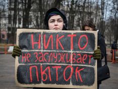 В Петербурге начались задержания на митинге в поддержку фигурантов дела «Сети»