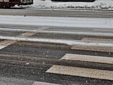 В Петербурге машина переехала ранее сбитого пешехода