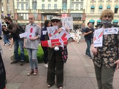 Петербуржцы устроили перфоманс против полицейского насилия (фото)