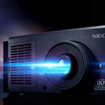 NEC представляет тихий цифровой кинопроектор NC1402L