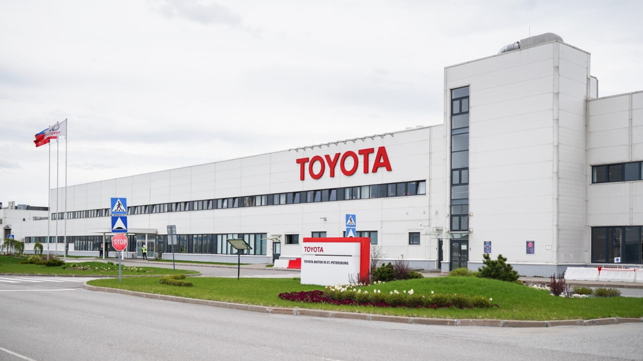 Toyota закроет завод в Санкт-Петербурге и прекратит производство в России