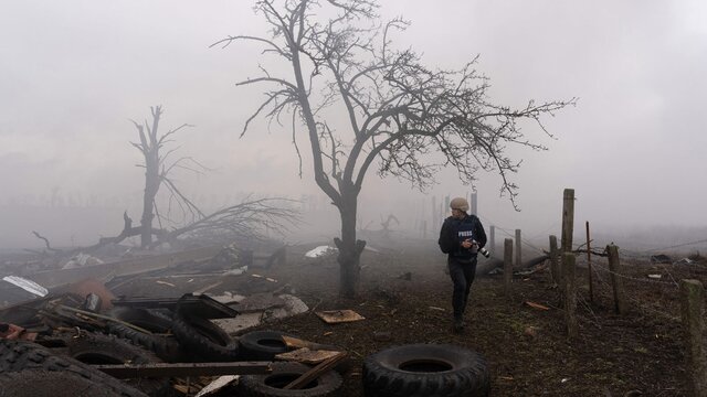 «20 дней в Мариуполе». Репортеры The Associated Press были последними журналистами, остававшимися в осажденном городе. Фильм об их работе показали на «Сандэнсе»