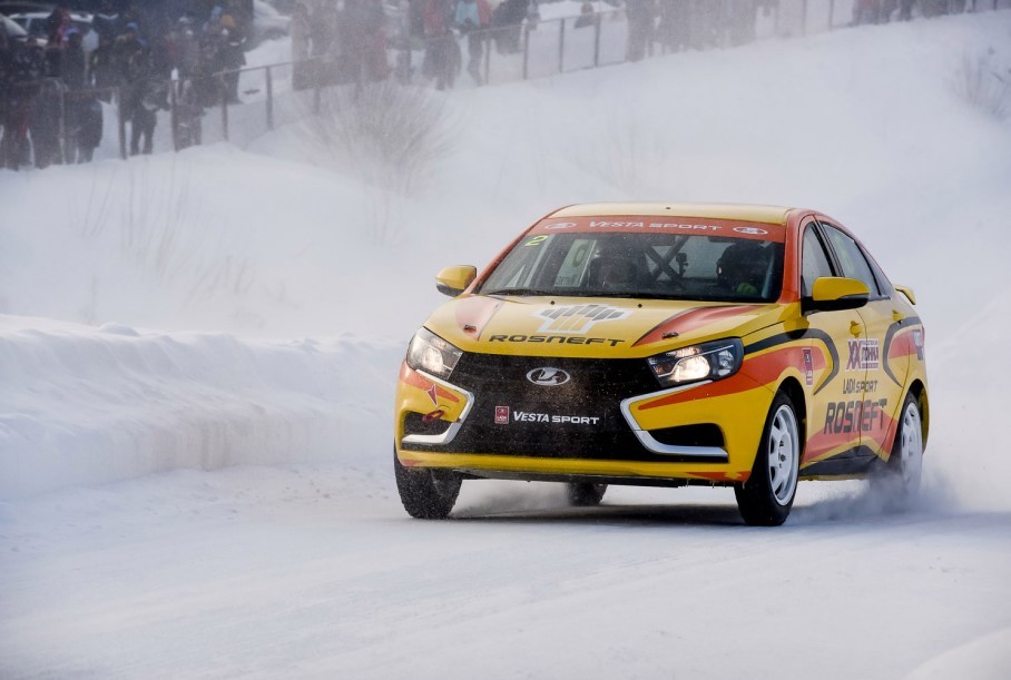 Стала известна цена гоночной Lada Vesta