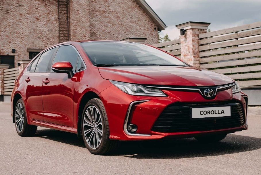 Toyota объявила старт продаж обновленной Corolla в России