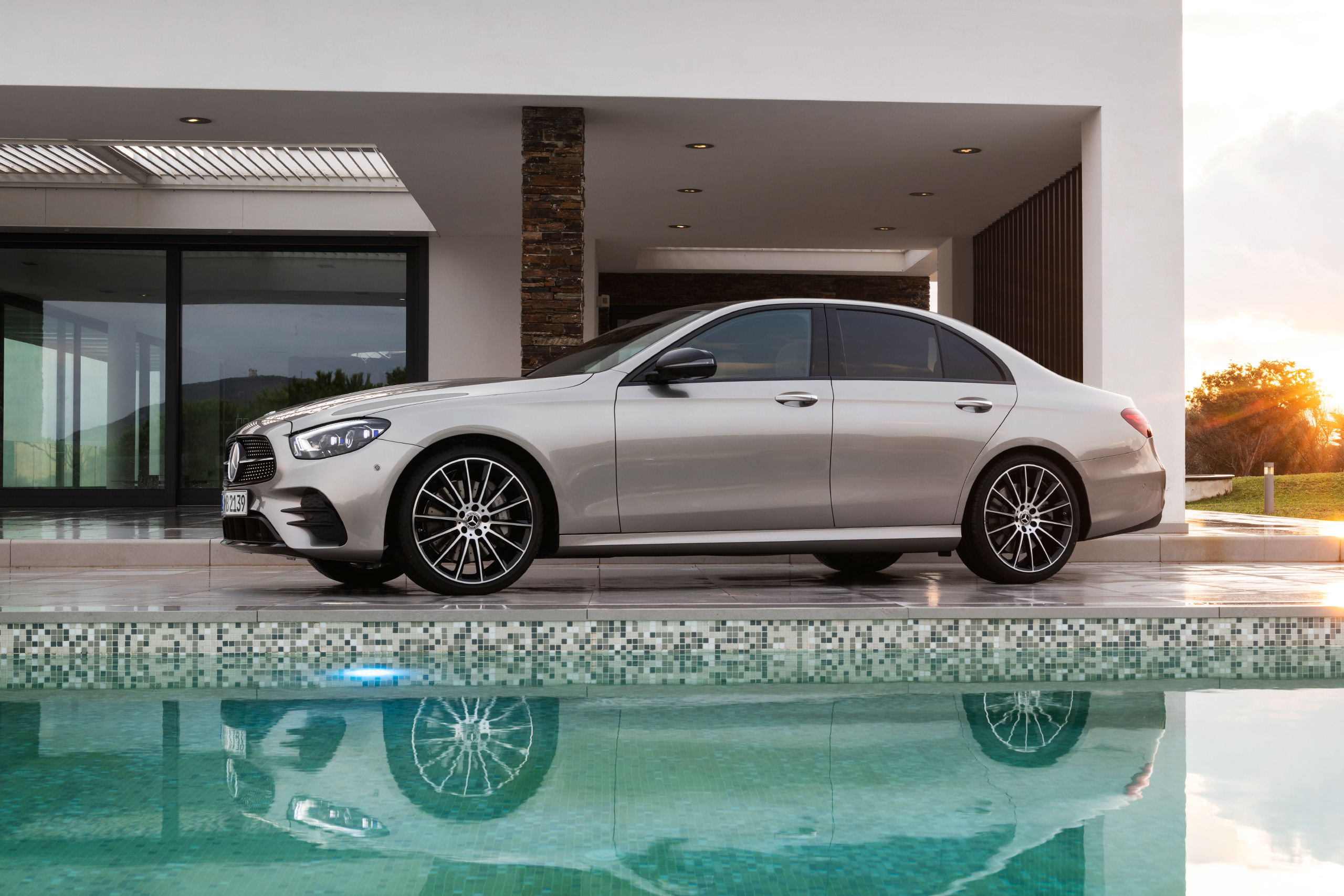 Обновленный Mercedes-Benz E-Class и его AMG-версия: подробности