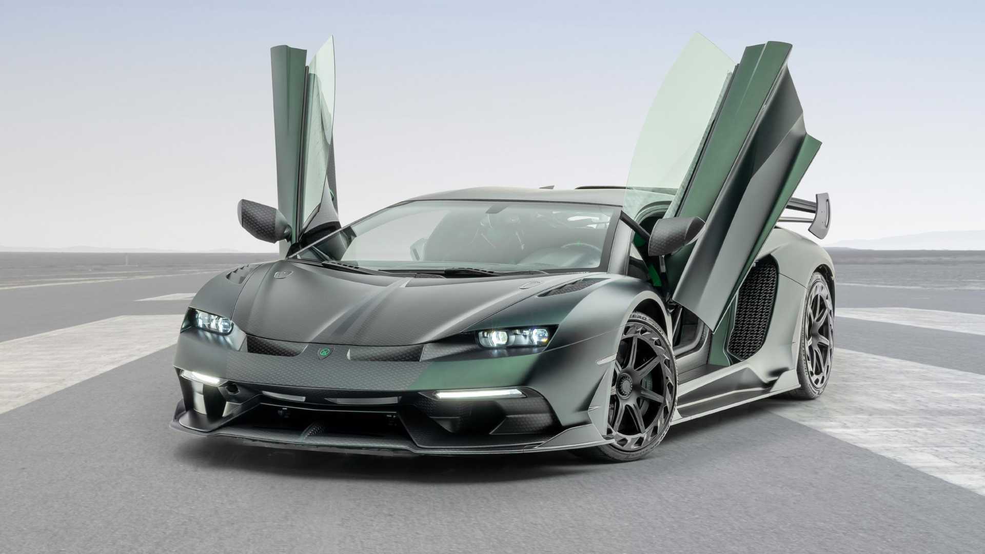 Lamborghini Aventador сменили фары и расширили кузов