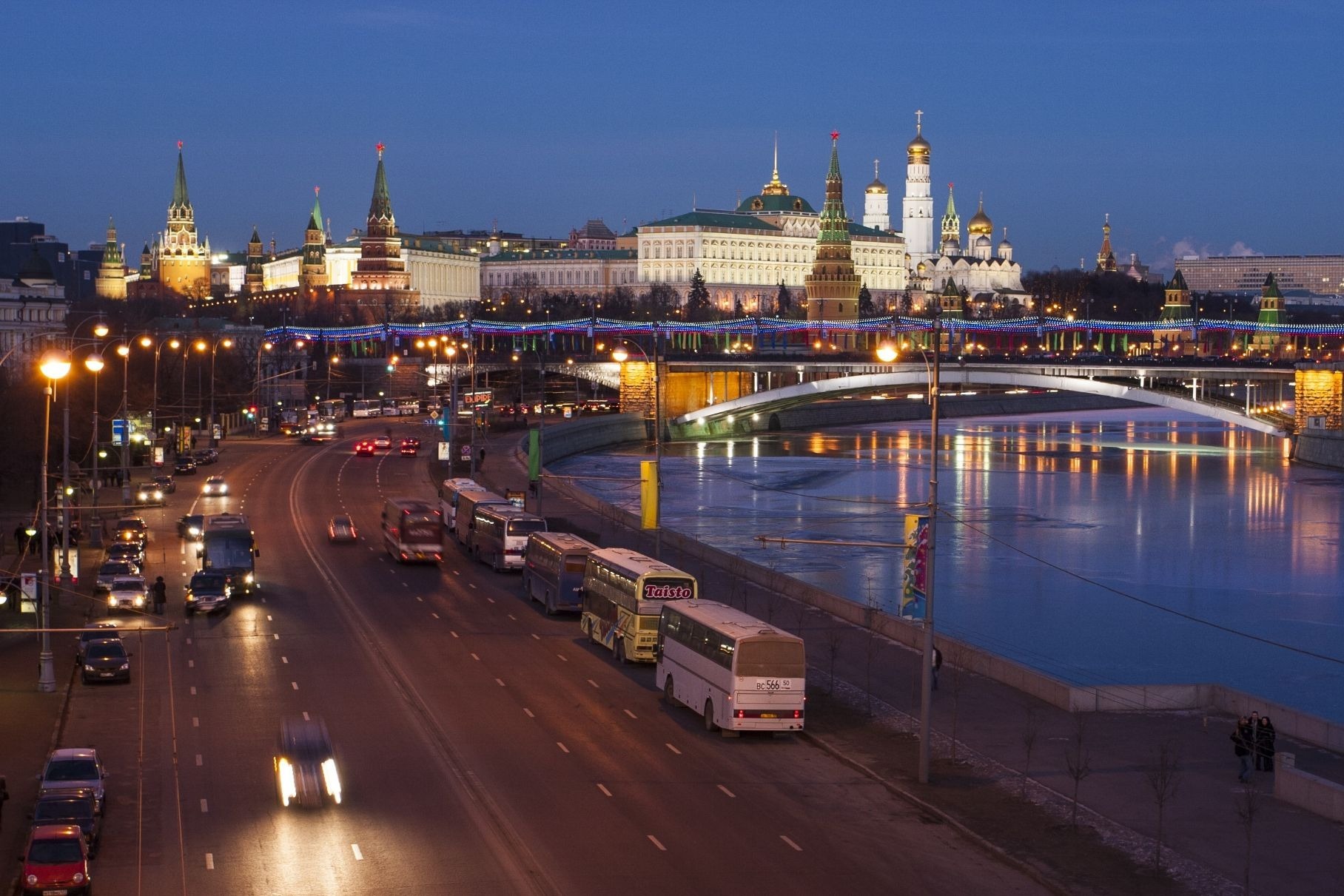 Московских водителей начнут штрафовать за езду с пассажирами