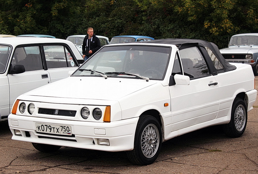 Посмотрите на редкий кабриолет Lada для Канады