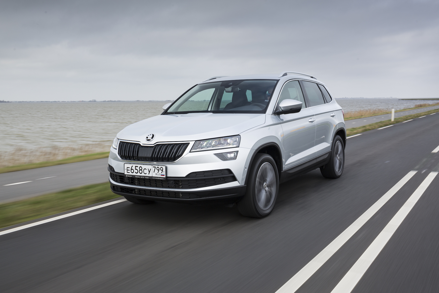 Skoda объявила стоимость полноприводного Karoq для России