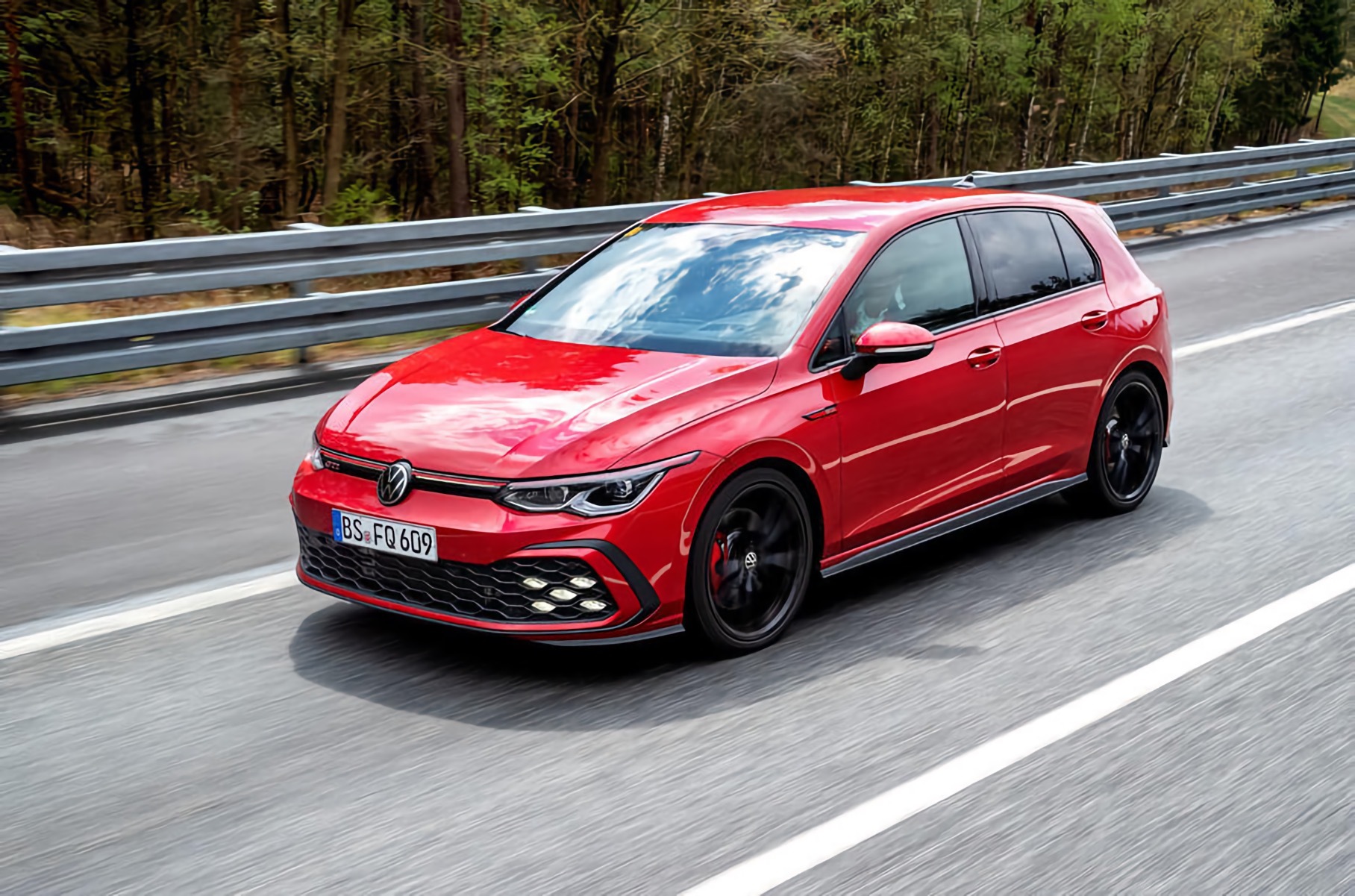 Появились подробности о новом Volkswagen Golf GTI