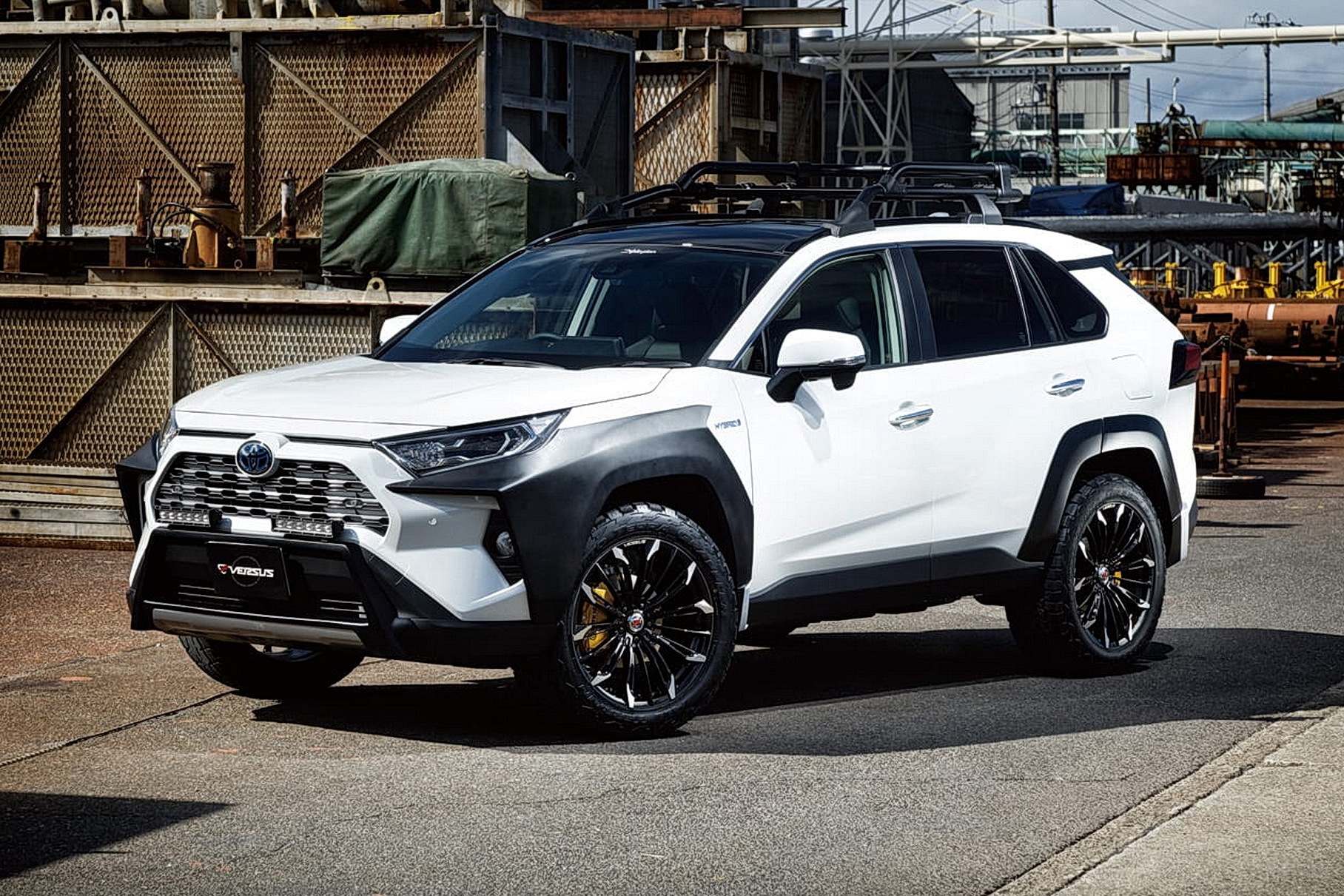 Для нового Toyota RAV4 выпустили агрессивный тюнинг-кит