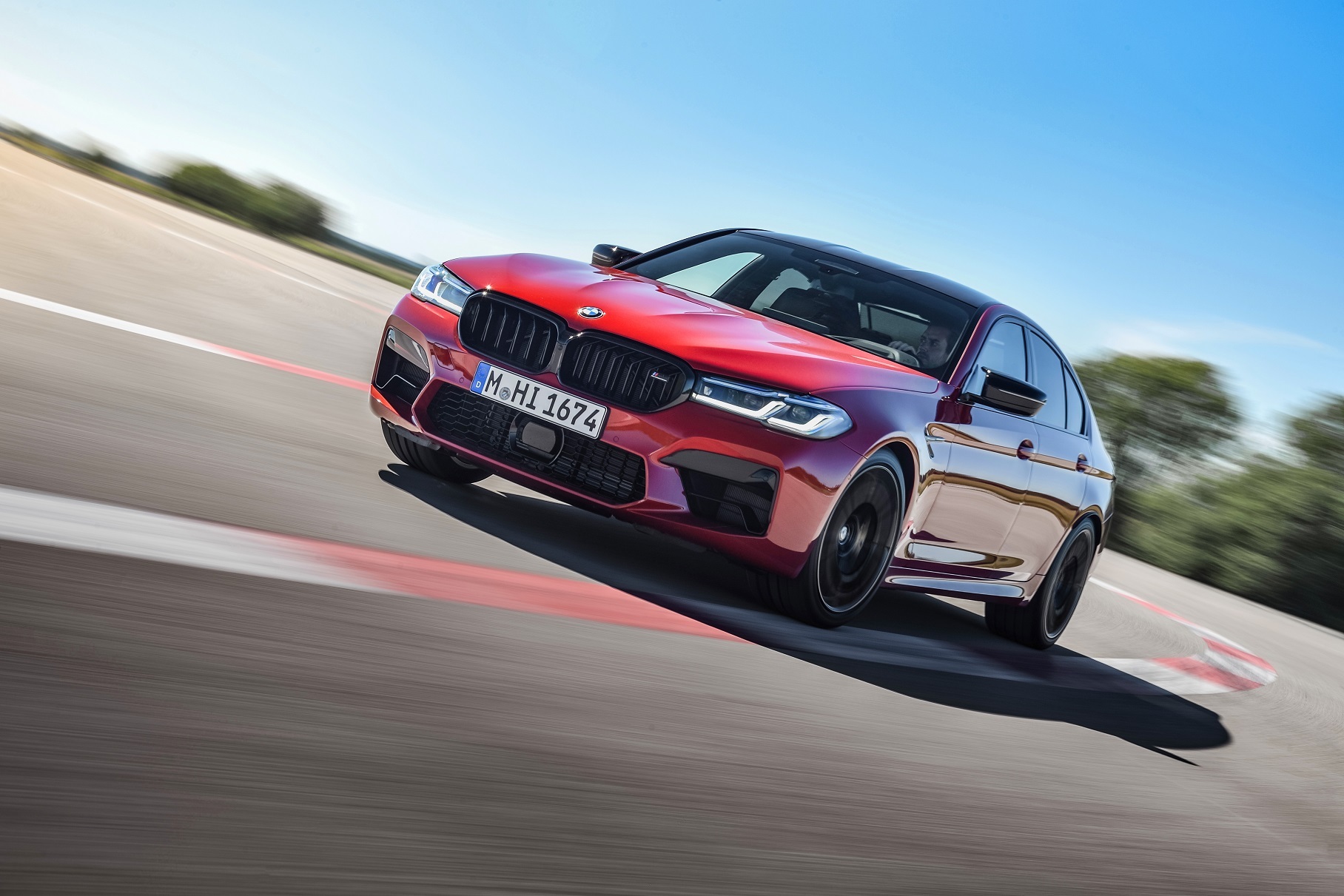 BMW M5 обновилась: в России будет только 625-сильная версия