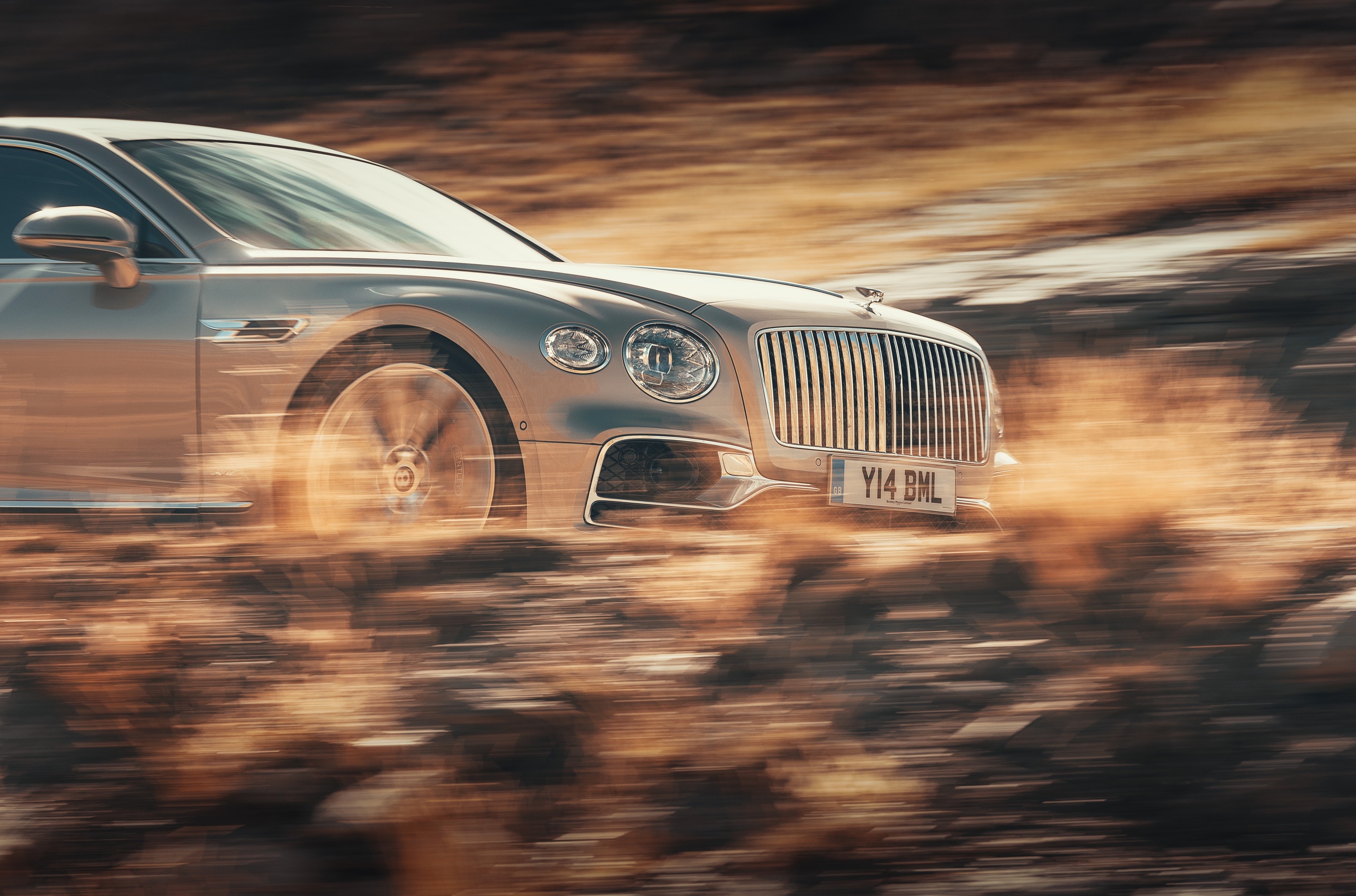 Bentley добавила новому Flying Spur четырехместный салон