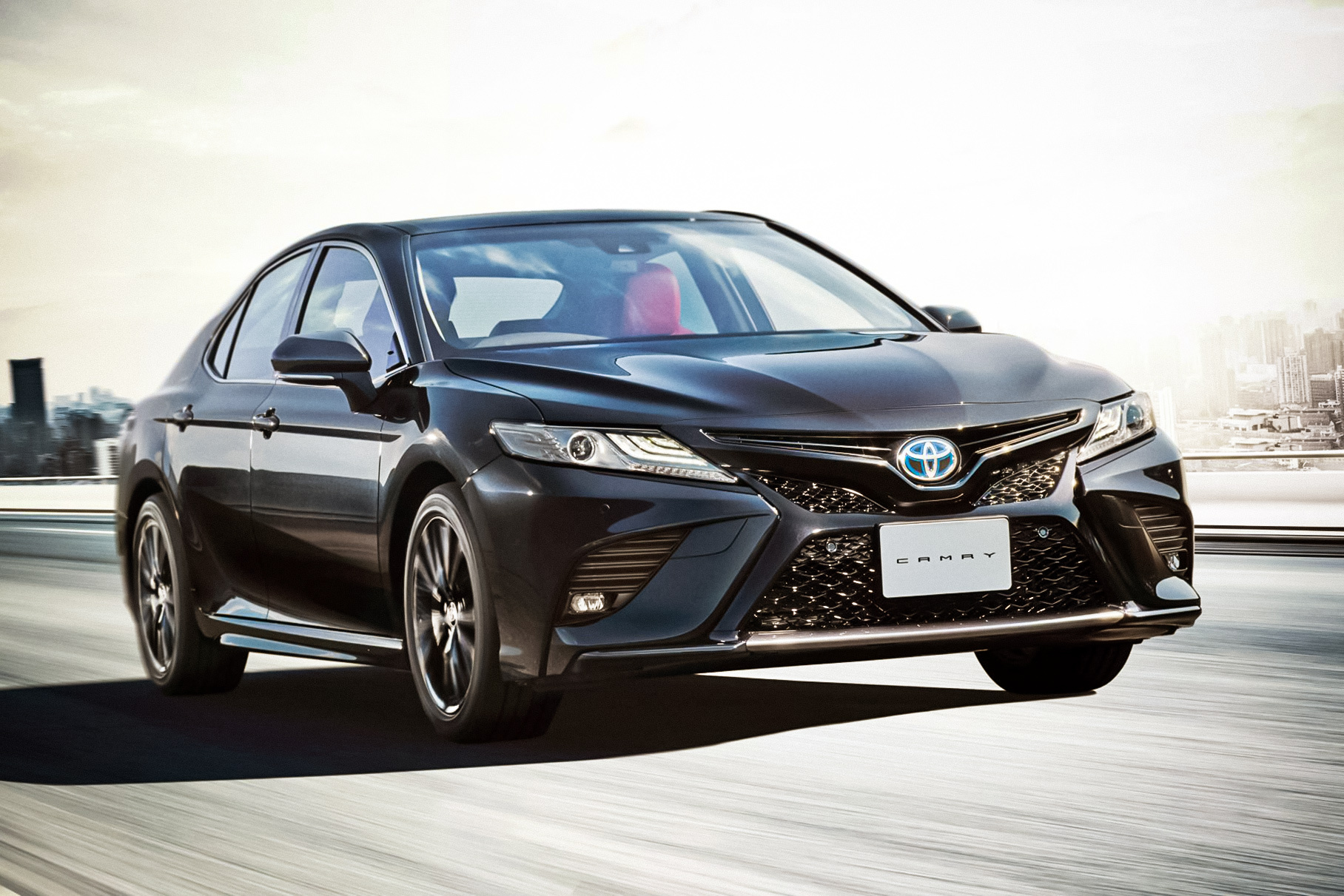 Toyota отметила 40-летний юбилей Camry спецверсией