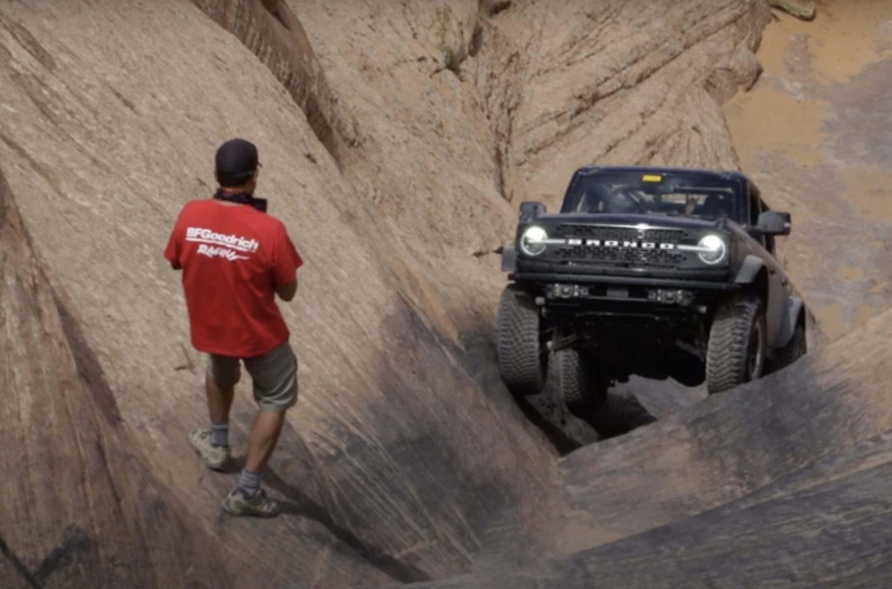 Видео: новый Ford Bronco проехал по самому опасному горному маршруту в США