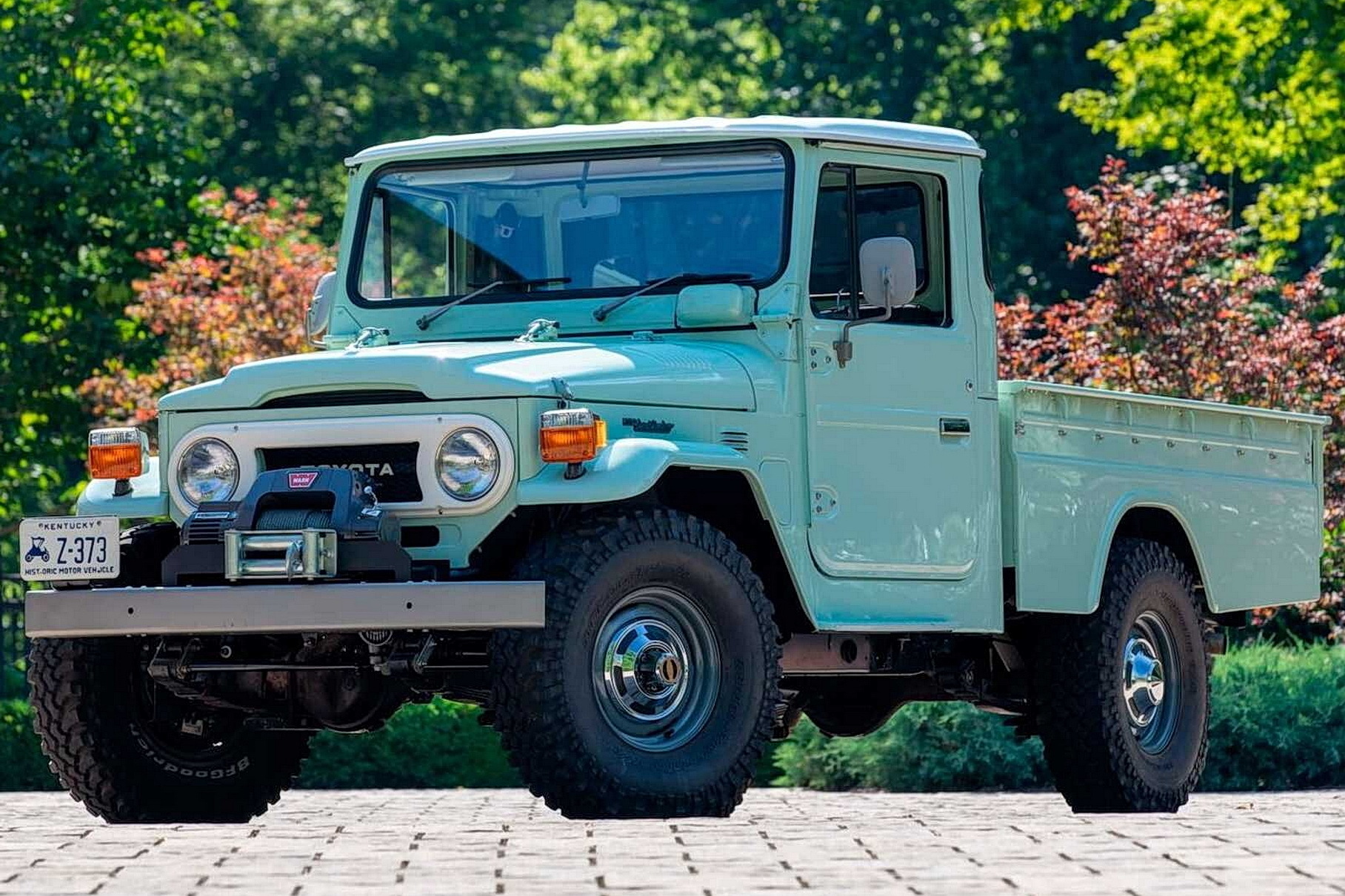 Посмотрите на 47-летний Toyota Land Cruiser с 5,7-литровым V8 под капотом