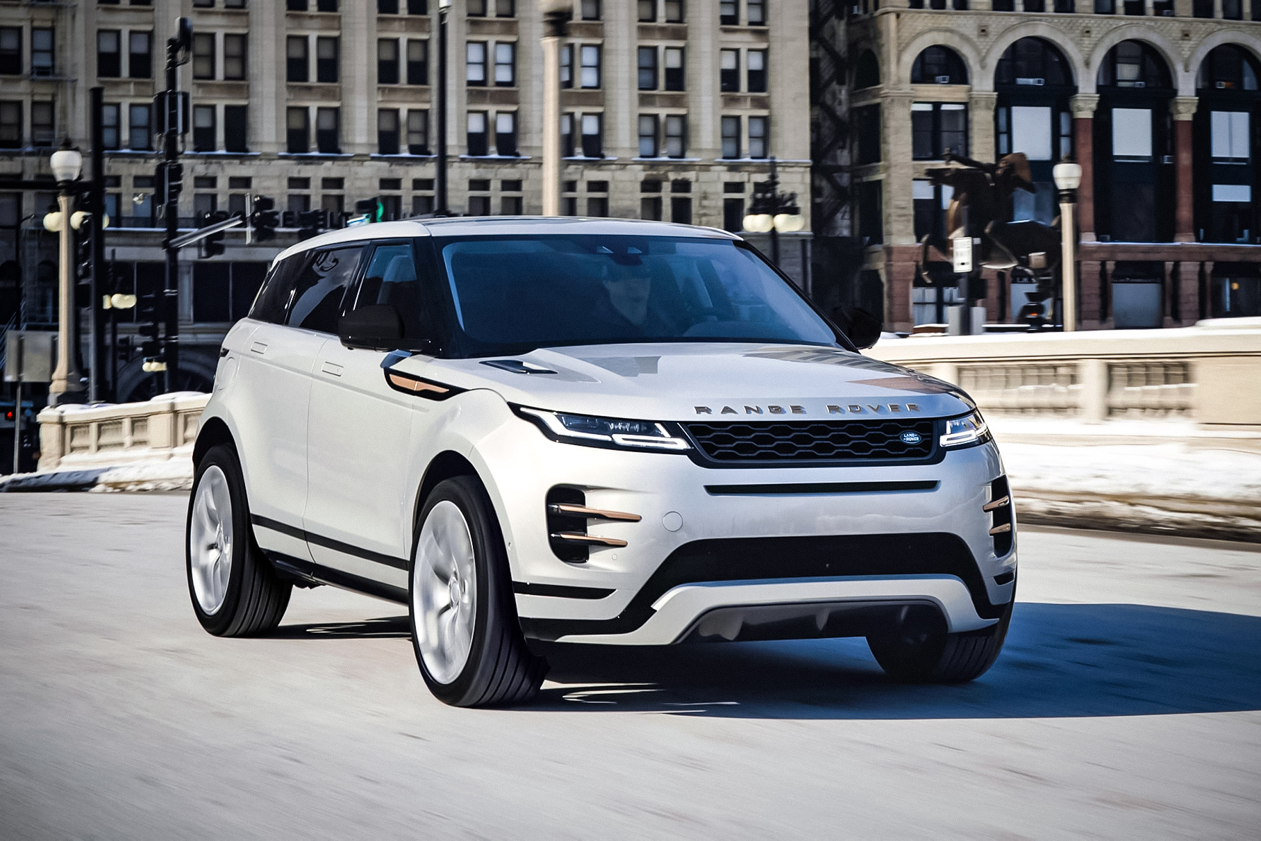 Range Rover Evoque стал дизельным гибридом