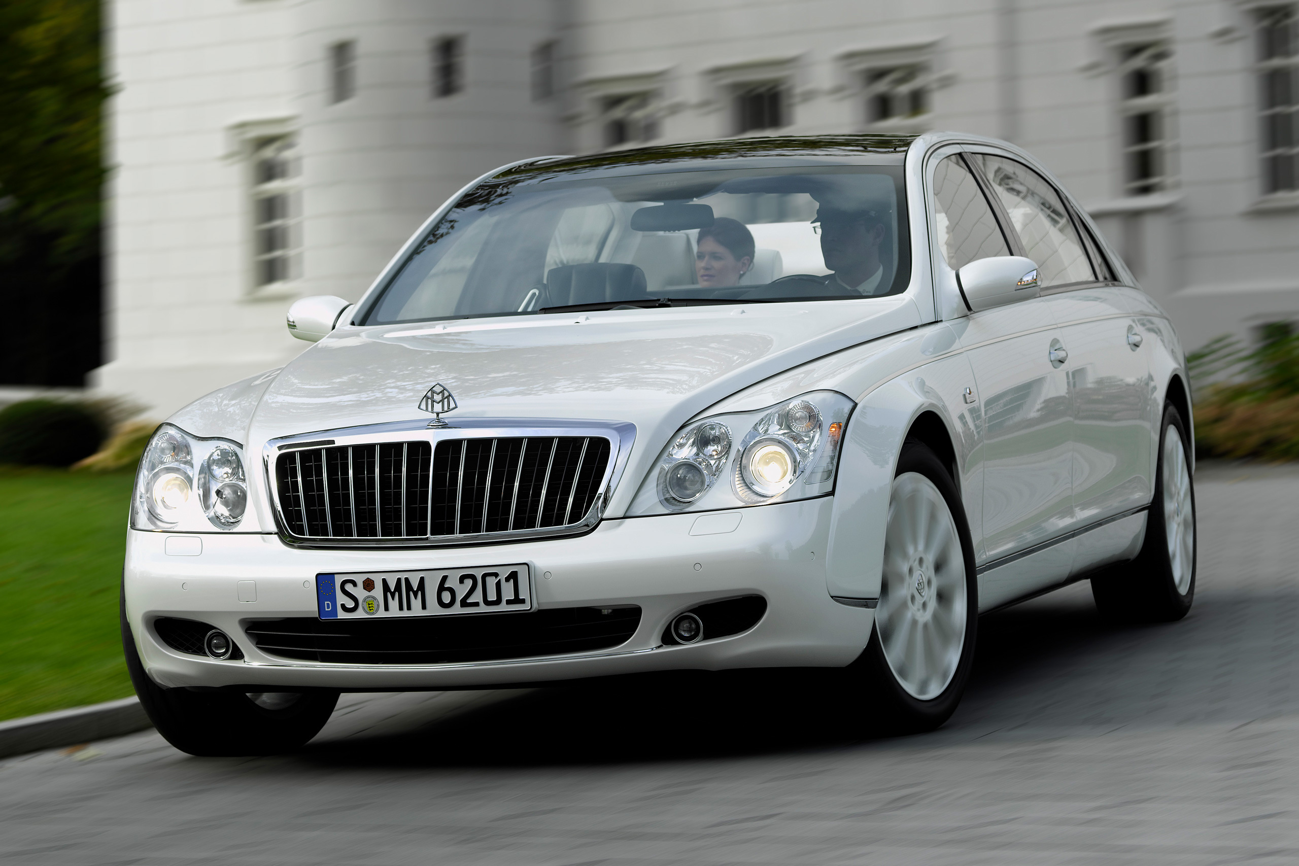 Видео: редчайший Maybach за 130 млн рублей