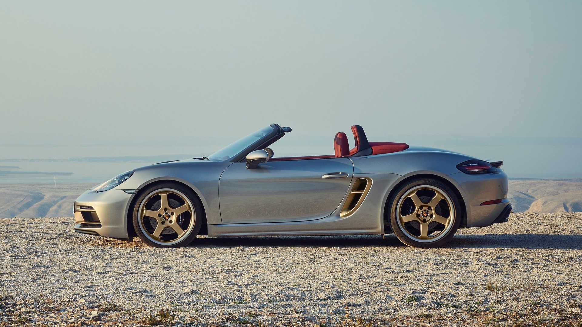 Porsche готовит к премьере электрическую версию Boxster