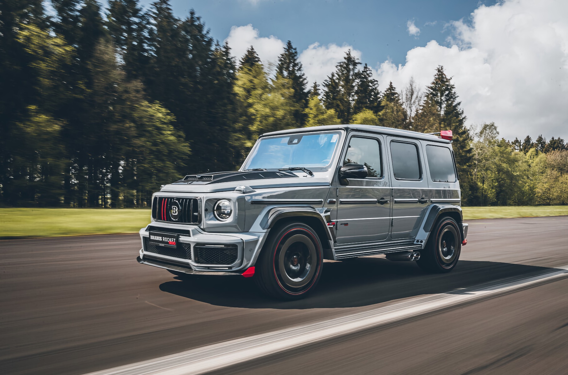 Brabus превратил G-Class в 900-сильный «суперкар» Rocket Edition