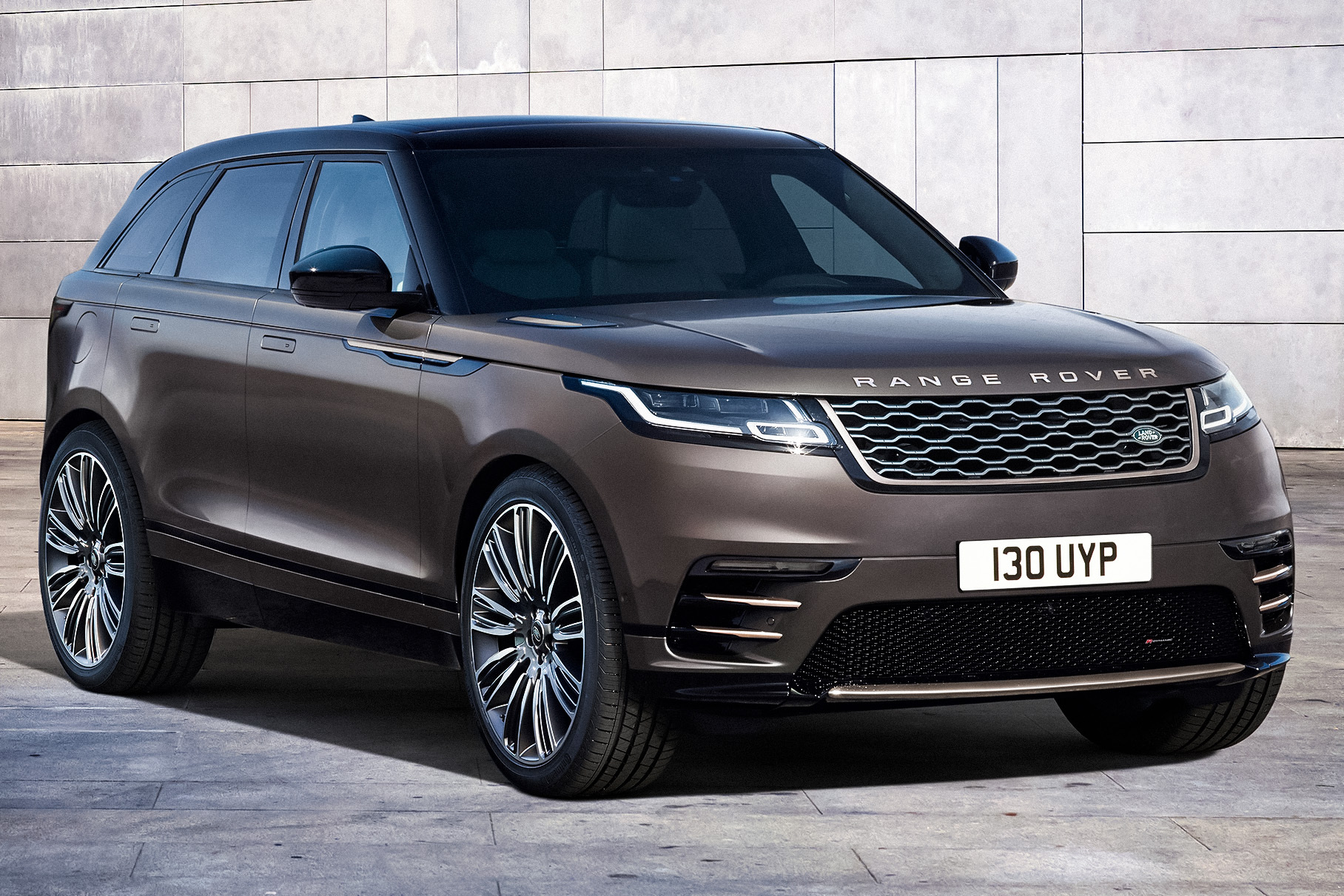 Российский Range Rover Velar обновился и подорожал