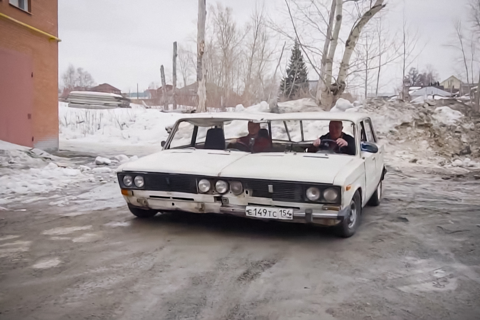 Видео: самые широкие в мире «Жигули», сделанные из двух машин