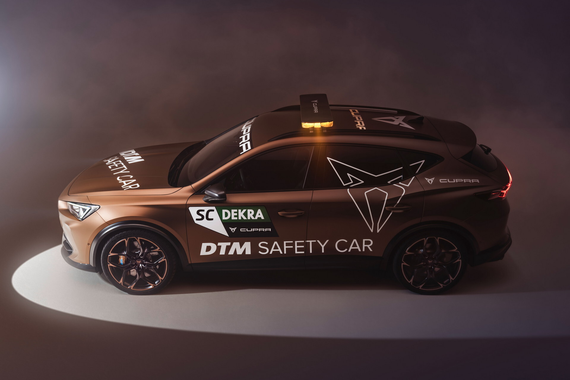 Cupra Formentor VZ5 превратили в пейс-кар DTM