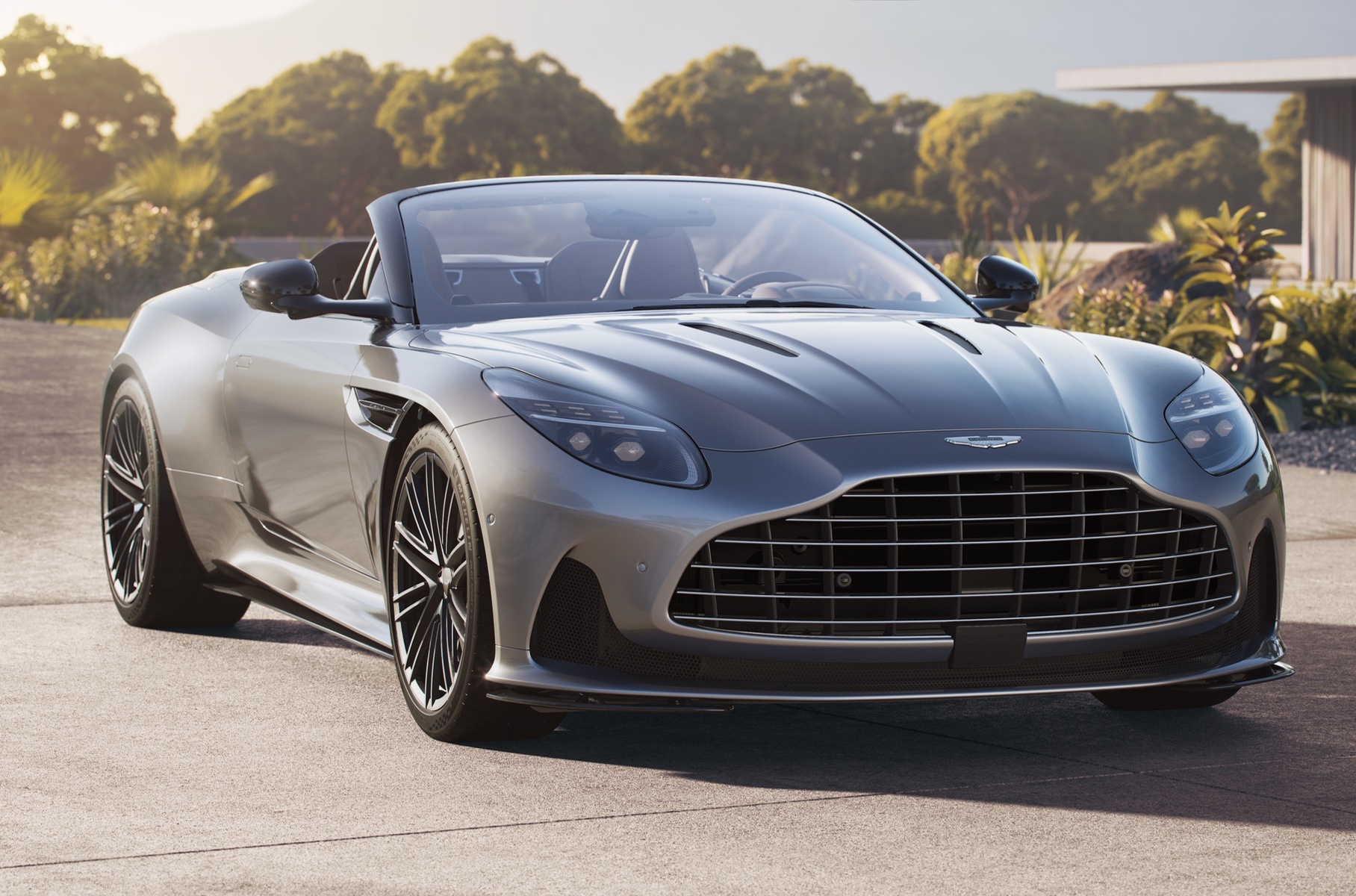 Представлен суперкабриолет Aston Martin DB12 Volante