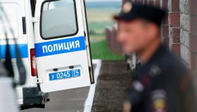 Задержанных в Петербурге полицейских обвинили в двух вымогательствах и арестовали