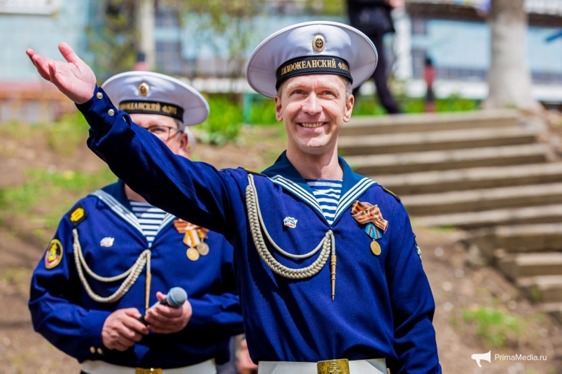 Сегодня у всех на устах - Победа! ТОФ поздравляет ветеранов концертами во дворах