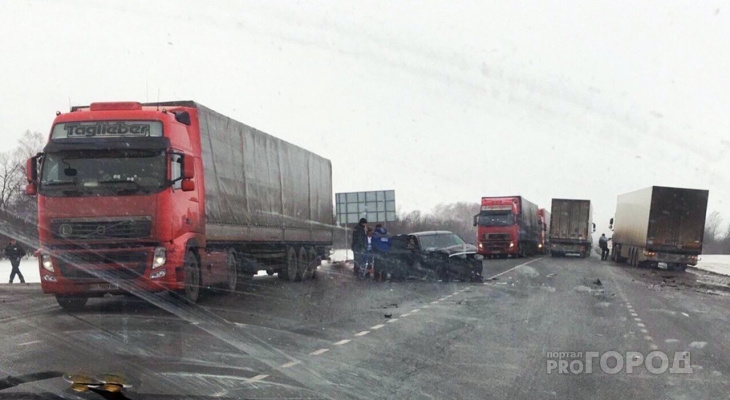 «Скорая помощь» прибыла на место жуткой аварии между Пензой и Тамбовом