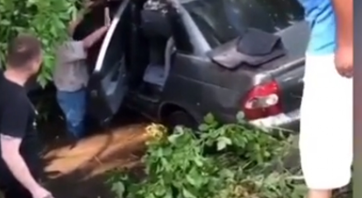 В Сети появилось видео первых минут после серьезного ДТП под Пензой