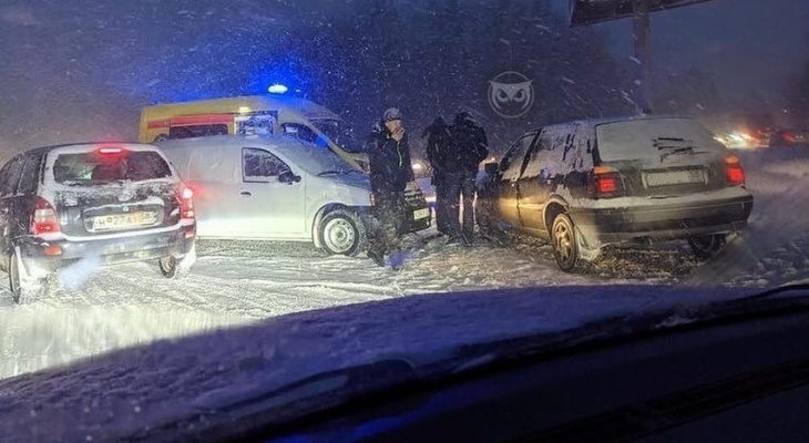 На место серьёзной аварии в Пензенской области приехала скорая