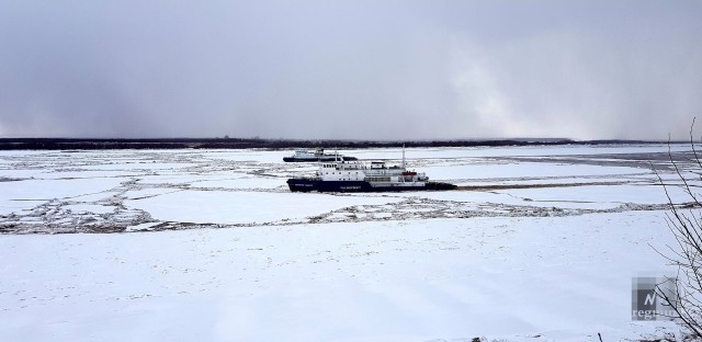 Льдина в окно – зима, значит, была теплая