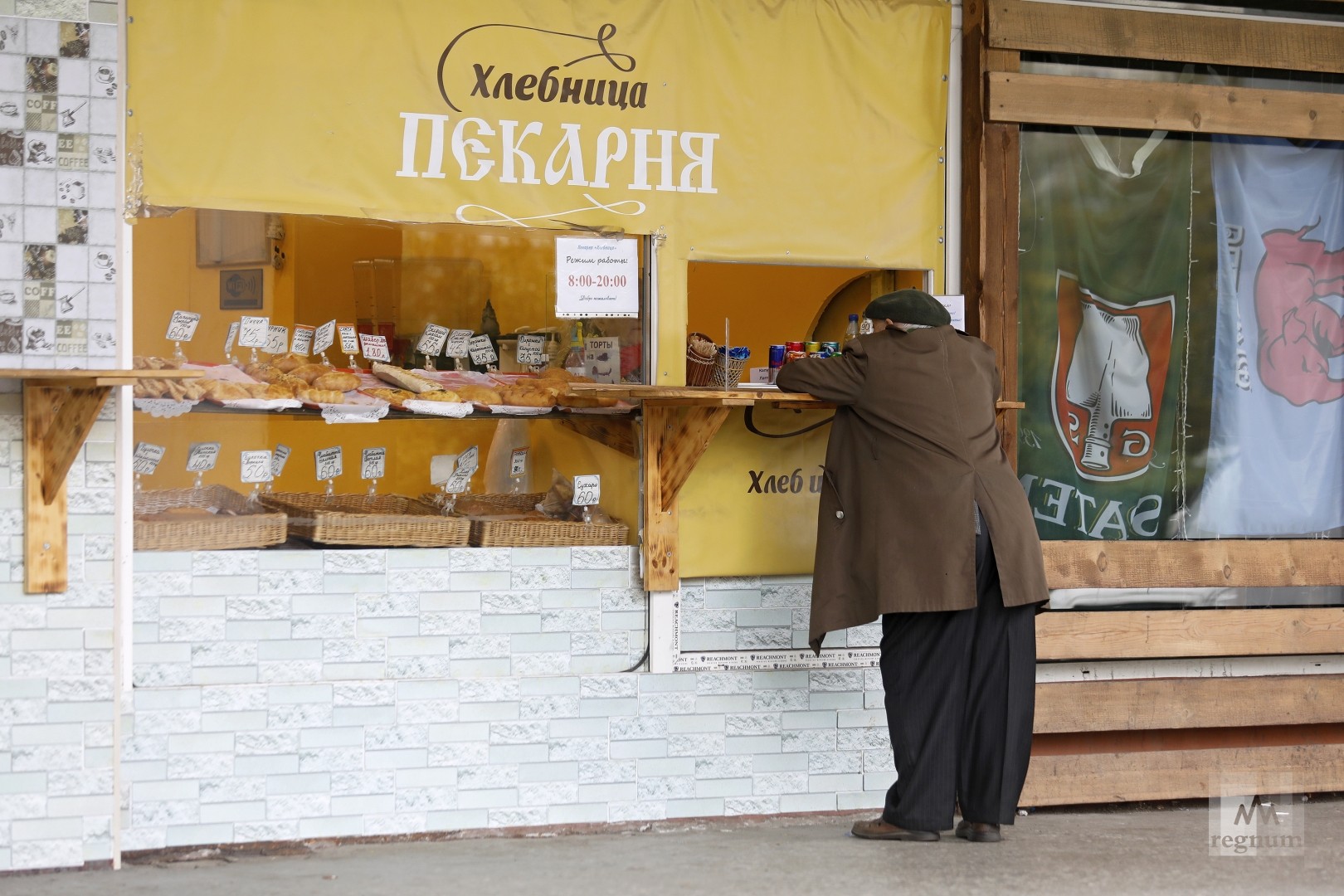 В Петербурге введена обязательная самоизоляция для пожилых и больных людей