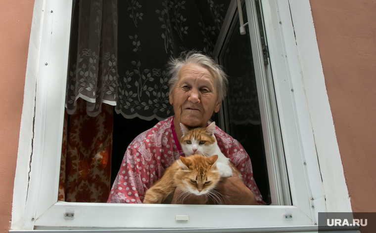 Кому не страшен коронавирус, почему не растут доходы россиян, Жириновский станцевал под Little Big. Главное за день — в подборке URA.RU