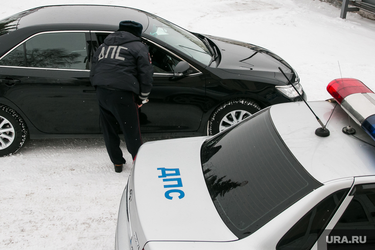 В Екатеринбурге за получение взятки задержаны гаишники