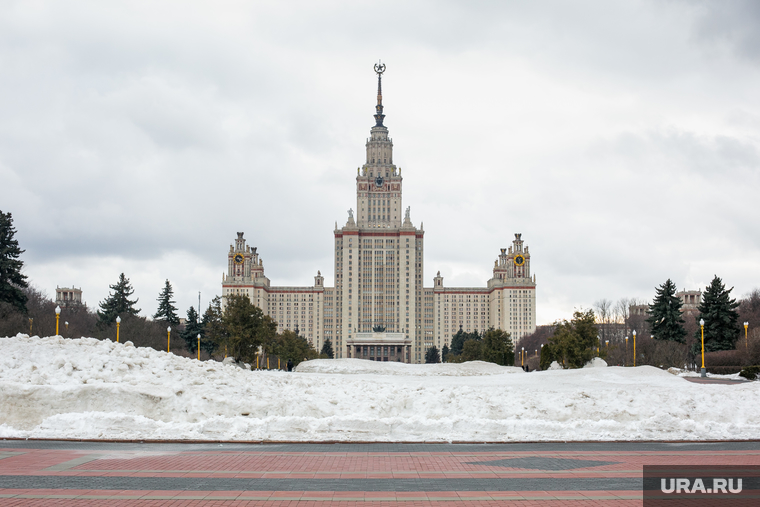 Российским вузам рекомендовали перейти на дистанционное обучение из-за коронавируса